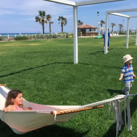 公寓 Aphrodite Beachfront