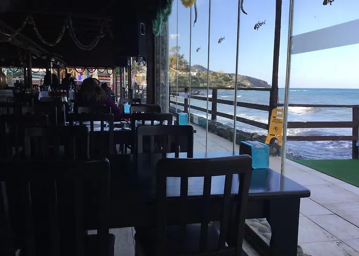 Aphrodite Beachfront * Ghaziveran