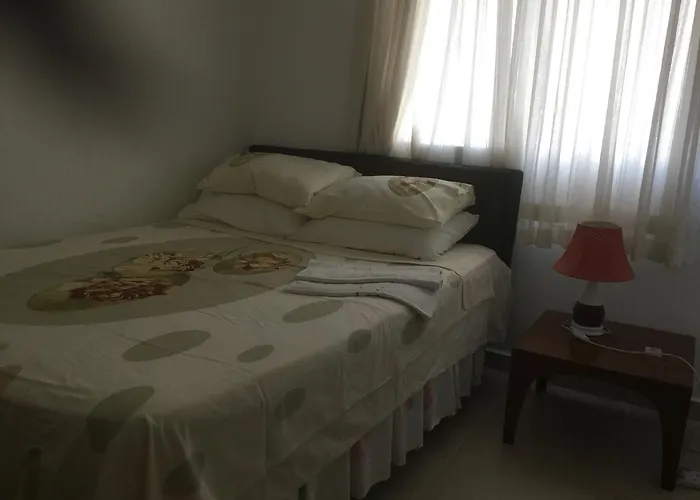 Aphrodite Beachfront דירה *