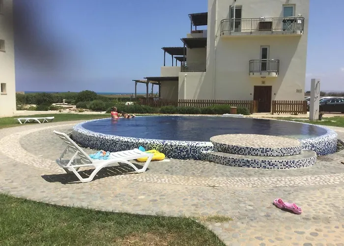 Aphrodite Beachfront Apartmán