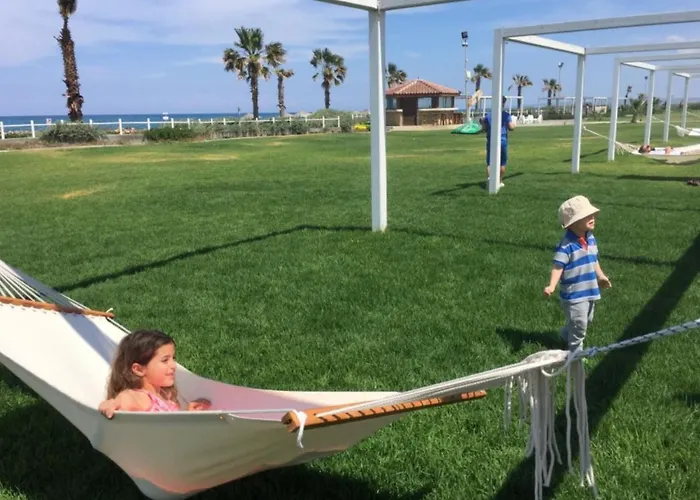 דירה Aphrodite Beachfront