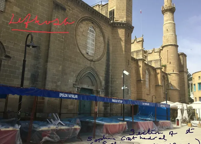 Aphrodite Beachfront Apartmán