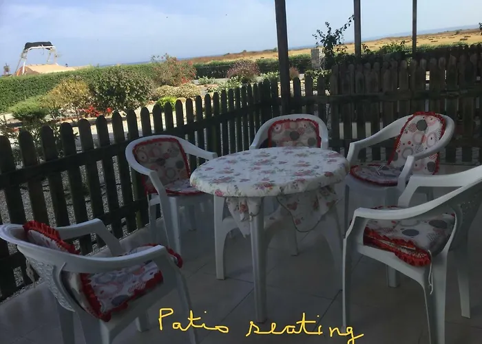 Aphrodite Beachfront דירה