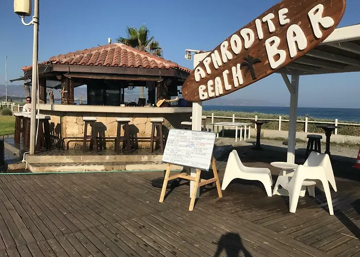 Aphrodite Beachfront * Ghaziveran